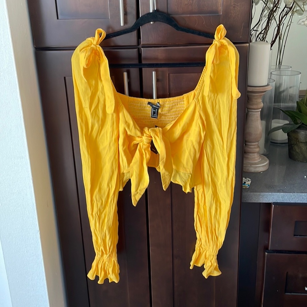 NWT Forever 21 Tie Front Crop Top